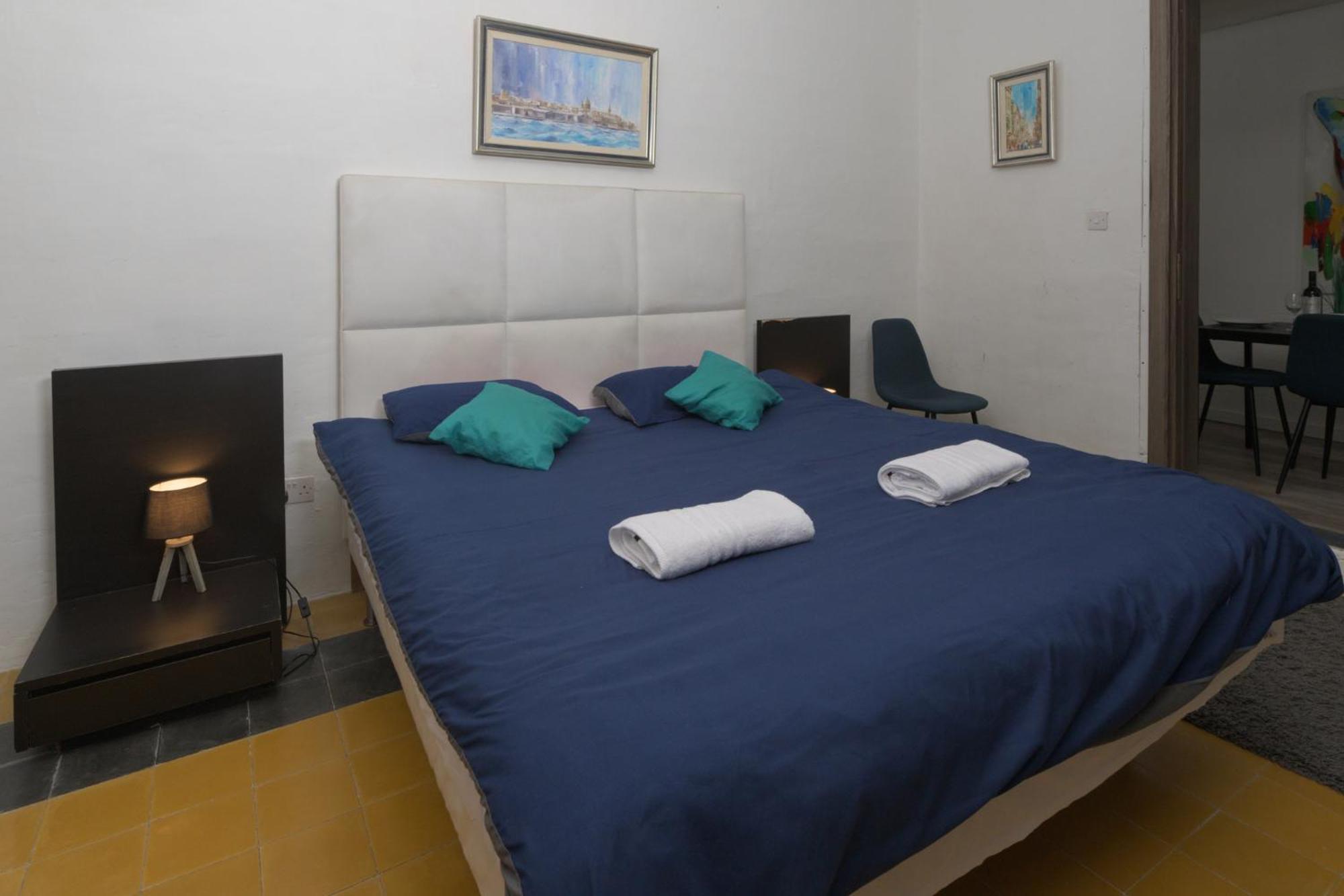 Stylish Valletta 2 Bedrooom City Centre Apartment With Terrace Ngoại thất bức ảnh